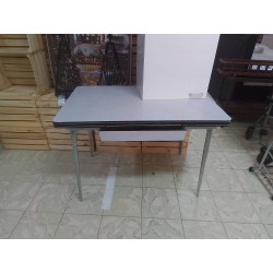 TABLE DE CUISINE FORMICA 