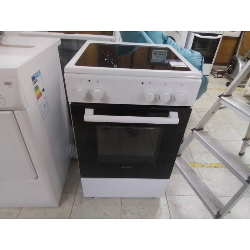 CUISINIERE VITROCERAMIQUE VALBERG SOUS GARANTIE 05/2030