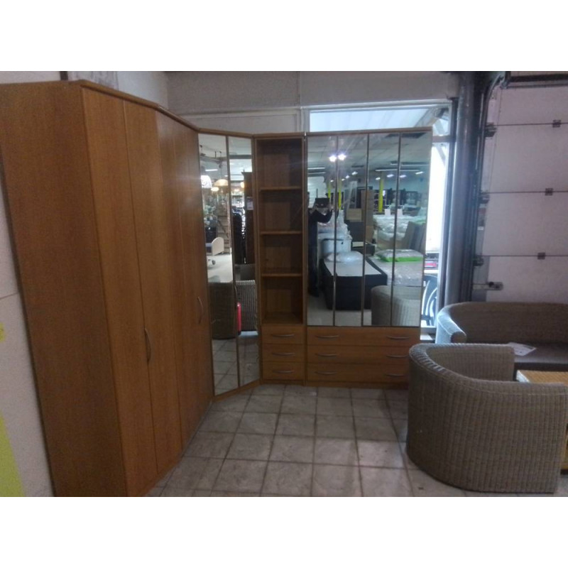 GARDE ROBES DE COIN MODERNE 