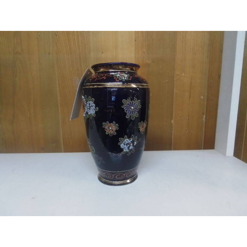 VASE PORCELAINE DU JAPON DÉCORS ÉMAILLÉS