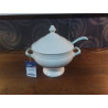 SOUPIERE ET LOUCHE PORCELAINE BLANCHE