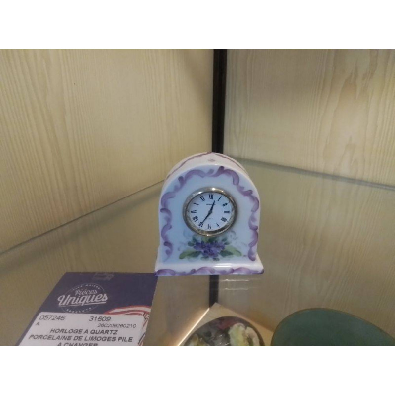HORLOGE A QUARTZ PORCELAINE DE LIMOGES PILE A CHANGER