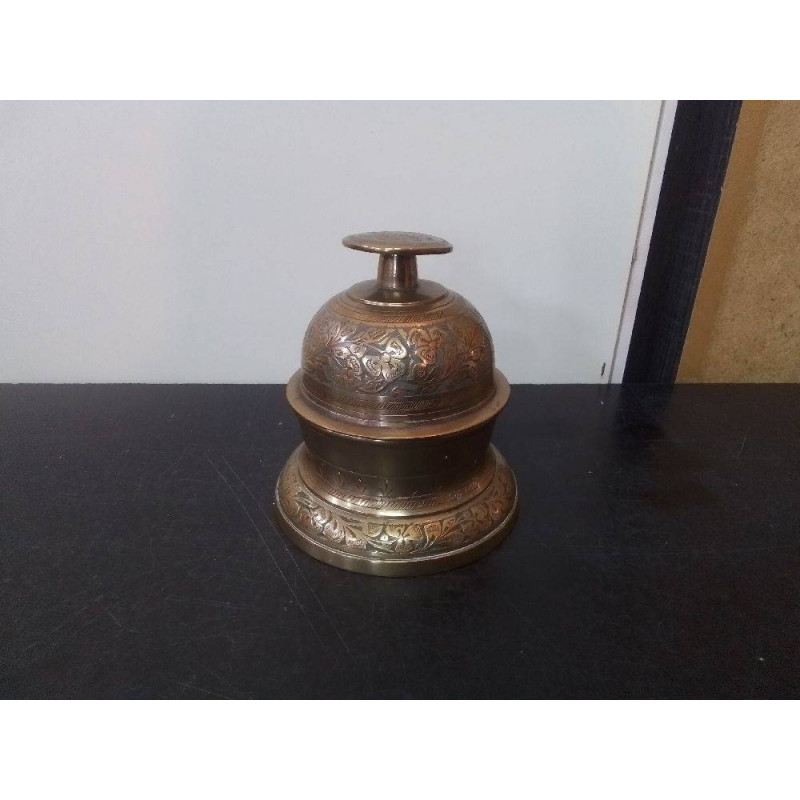 CLOCHETTE DE TEMPLE INDIENNE CUIVRE CISELE 1930 A 1950