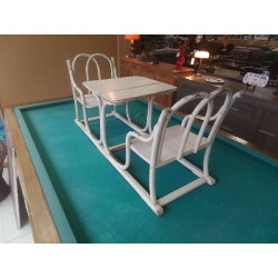 BANC DOUBLE ET TABLE THONET 