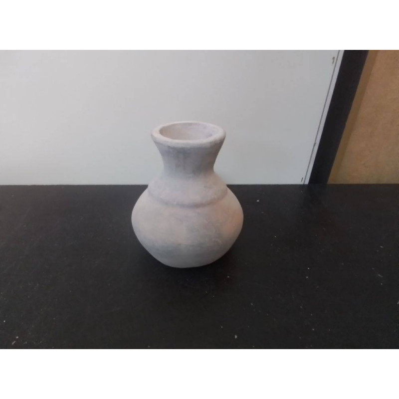 VASE EN TERRE CUITE 