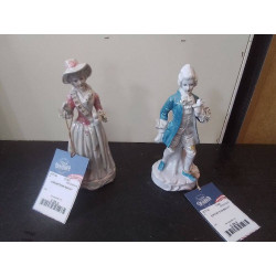 STATUETTE EN BISCUIT 