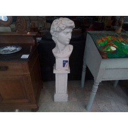 BUSTE SUR SOCLE EN PLATRE