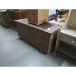 COFFRE RUSTIQUE EN BOIS BLANC