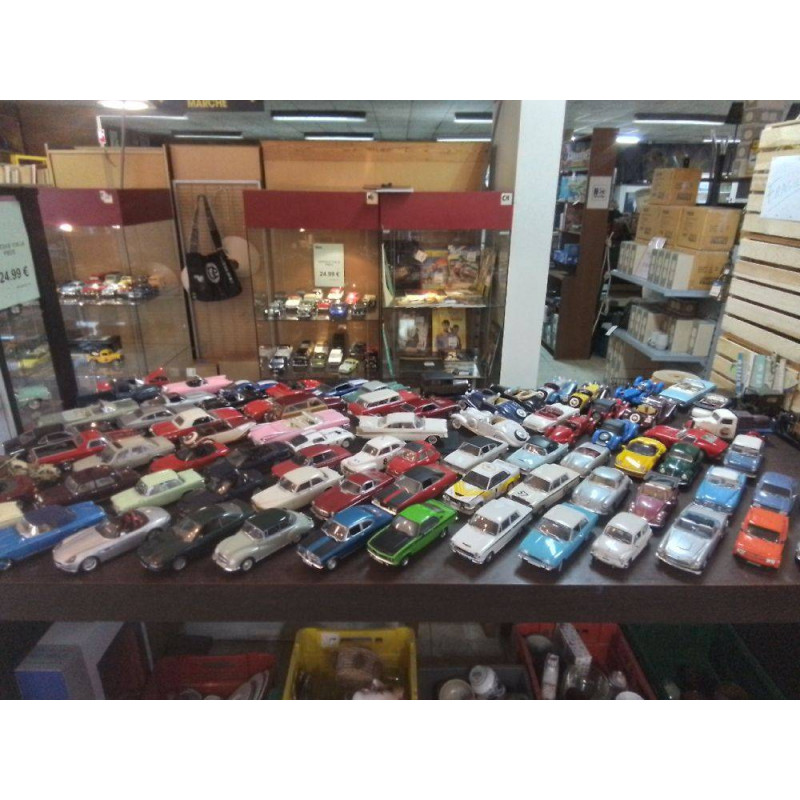 VEHICULE 1/18 LA PIECE