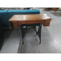 TABLE DE MACHINE A COUDRE