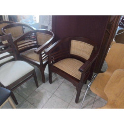 SERIE DE 4 FAUTEUILS BOIS...