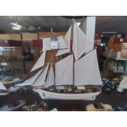 MAQUETTE VOILIER BLANC ET...