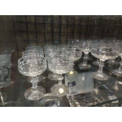SERVICE EN CRISTAL 83 PIECES