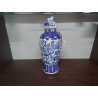 VASE COUVERT FAIENCE BLEUE ET BLANCHE 33CM