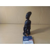 STATUETTE HOMME AFRICAIN ASSIS BOIS SCULPTE