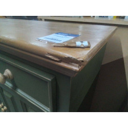 DRESSOIR EN PIN PATINE A RESTAURER