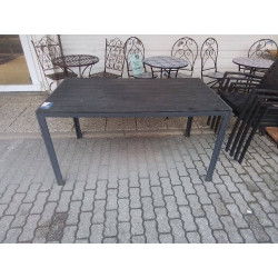 TABLE DE JARDIN 