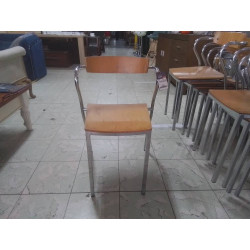 CHAISES EMPILABLES DESIGN VINTAGE LA SERIE DE 10
