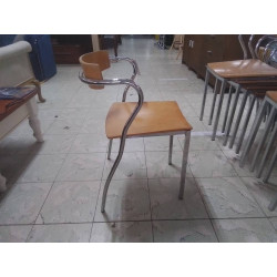 CHAISES EMPILABLES DESIGN VINTAGE LA SERIE DE 10