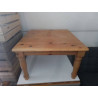 TABLE BASSE CARREE EN PIN 