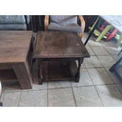 TABLE BASSE CARREE EN CHENE