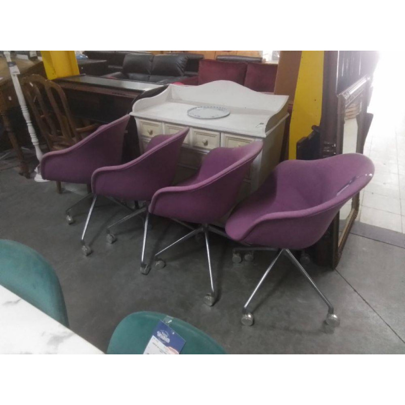 SERIE DE 4 CHAISES A ROULETTES TISSU MAUVE