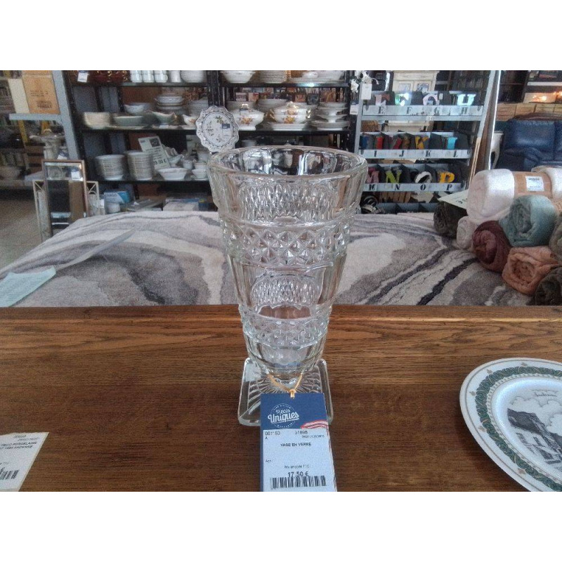 VASE EN VERRE