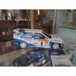 FORD ESCORT UTMODEL 1/18...