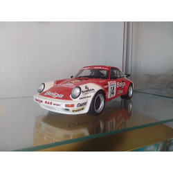 PORSCHE 911 SC RS 1/18...