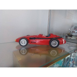 MASERATI 250F 1957 1/18 CMC 