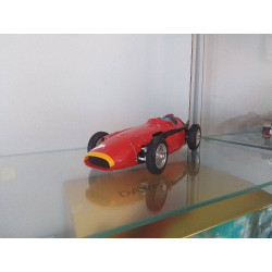 MASERATI 250F 1957 1/18 CMC 