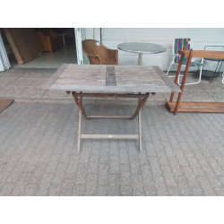 TABLE DE JARDIN PLIANTE...